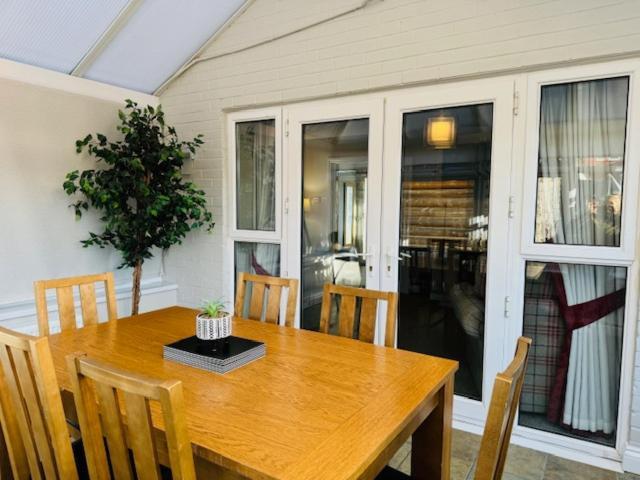 Netflix Home Jacuzzi Gym Fast Wifi Ps5 Free Parking 2 Spaces Hereford Extérieur photo