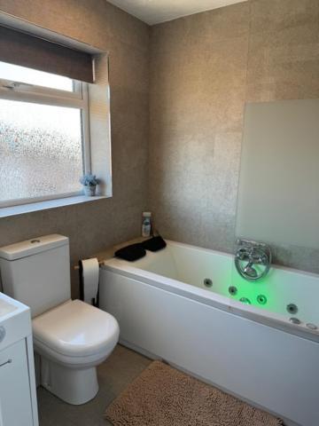 Netflix Home Jacuzzi Gym Fast Wifi Ps5 Free Parking 2 Spaces Hereford Extérieur photo